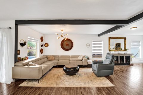 Villa ou maison à louer à West Palm Beach, Floride: 3 chambres, 186.18 m2 № 2388461 - photo 3