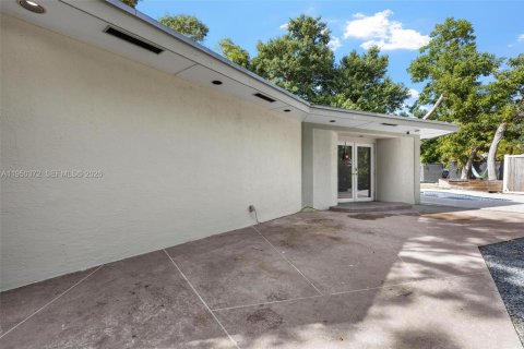 House in Tavernier, Florida 3 bedrooms, 158.96 sq.m. № 2007157 - photo 19