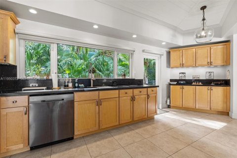 House in Tavernier, Florida 3 bedrooms, 158.96 sq.m. № 2007157 - photo 11