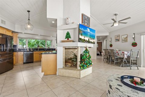 House in Tavernier, Florida 3 bedrooms, 158.96 sq.m. № 2007157 - photo 4