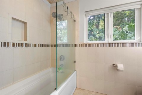 House in Tavernier, Florida 3 bedrooms, 158.96 sq.m. № 2007157 - photo 14