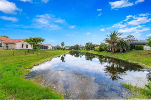 House in Coral Springs, Florida 4 bedrooms, 216.65 sq.m. № 2338026 - photo 30