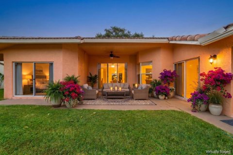 House in Coral Springs, Florida 4 bedrooms, 216.65 sq.m. № 2338026 - photo 2