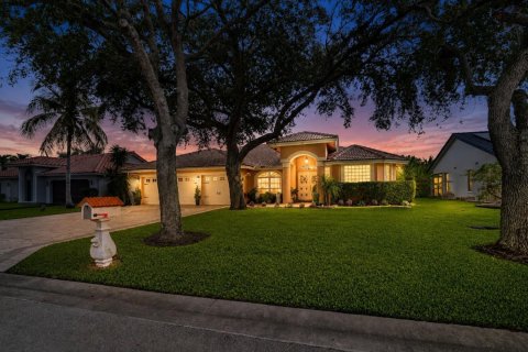 House in Coral Springs, Florida 4 bedrooms, 216.65 sq.m. № 2338026