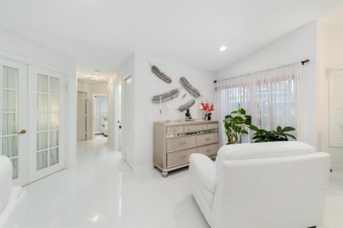 House in Coral Springs, Florida 4 bedrooms, 216.65 sq.m. № 2338026 - photo 15