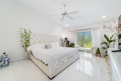 House in Coral Springs, Florida 4 bedrooms, 216.65 sq.m. № 2338026 - photo 21