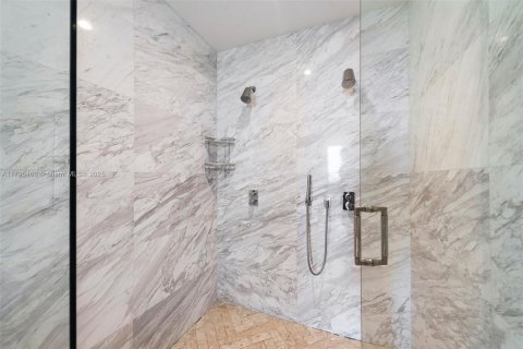 Copropriété à vendre à Miami, Floride: 2 chambres, 110 m2 № 1895373 - photo 19