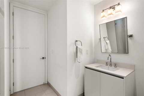 Copropriété à vendre à Miami, Floride: 2 chambres, 110 m2 № 1895373 - photo 29