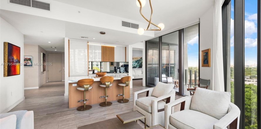 Condominio en Miami, Florida, 2 dormitorios № 1895373