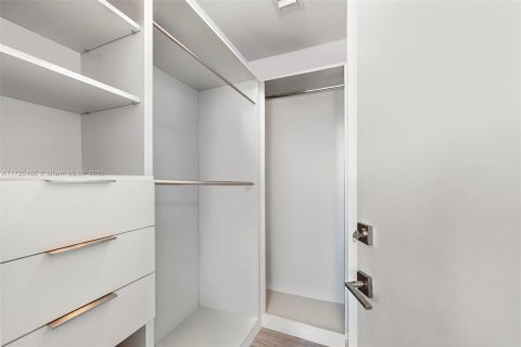 Copropriété à vendre à Miami, Floride: 2 chambres, 110 m2 № 1895373 - photo 20