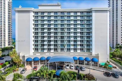 Copropriété à louer à Sunny Isles Beach, Floride: 33.44 m2 № 1811565 - photo 14