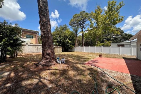 House in Clearwater, Florida 2 bedrooms, 75.44 sq.m. № 1912067 - photo 12