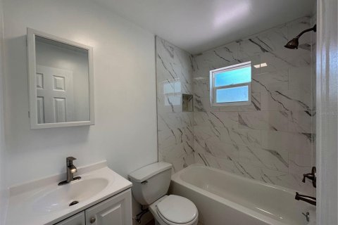 House in Clearwater, Florida 2 bedrooms, 75.44 sq.m. № 1912067 - photo 10