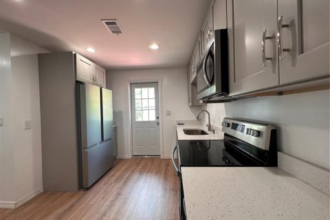 House in Clearwater, Florida 2 bedrooms, 75.44 sq.m. № 1912067 - photo 6