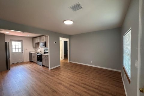 House in Clearwater, Florida 2 bedrooms, 75.44 sq.m. № 1912067 - photo 2