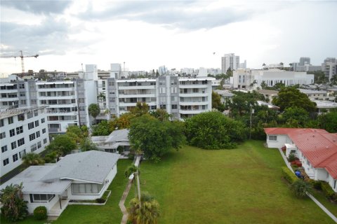 Condo in Bay Harbor Islands, Florida, 1 bedroom  № 1812051 - photo 5