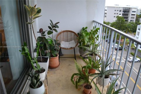 Condo in Bay Harbor Islands, Florida, 1 bedroom  № 1812051 - photo 14