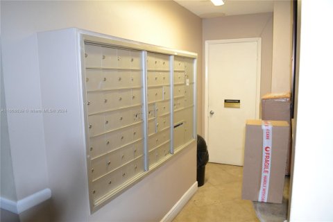 Condo in Bay Harbor Islands, Florida, 1 bedroom  № 1812051 - photo 18