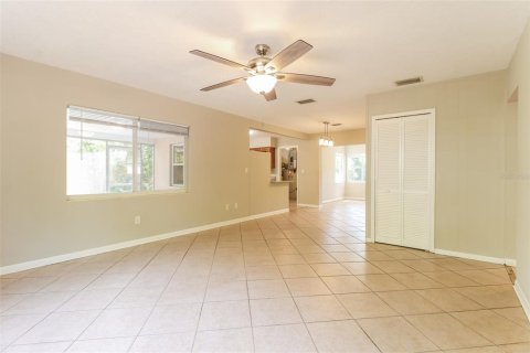 Villa ou maison à vendre à Largo, Floride: 3 chambres, 131.18 m2 № 2123943 - photo 4