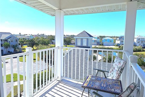 Condo in New Port Richey, Florida, 1 bedroom № 2143021 - photo 20