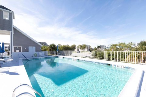 Condo in New Port Richey, Florida, 1 bedroom № 2143021 - photo 27