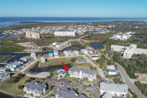 Condo in New Port Richey, Florida, 1 bedroom № 2143021 - photo 6