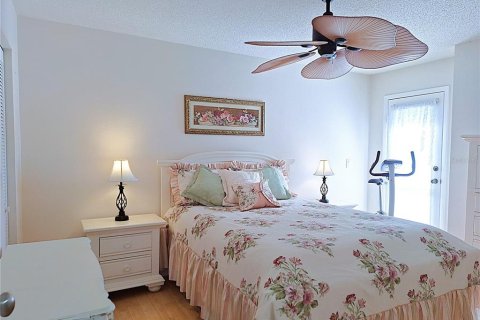 Condo in New Port Richey, Florida, 1 bedroom № 2143021 - photo 17