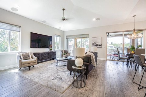 Casa en venta en Saint Petersburg, Florida, 3 dormitorios, 239.13 m2 № 1582462 - foto 12