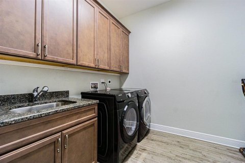Casa en venta en Saint Petersburg, Florida, 3 dormitorios, 239.13 m2 № 1582462 - foto 28