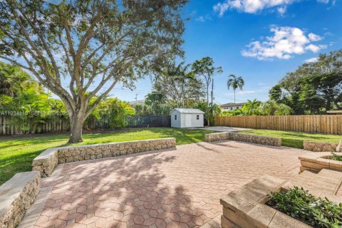 Снять в аренду виллу или дом в Саут-Майами, Флорида 3 спальни, 180.04м2, № 1993088 - фото 12