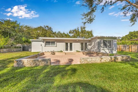 Снять в аренду виллу или дом в Саут-Майами, Флорида 3 спальни, 180.04м2, № 1993088 - фото 14