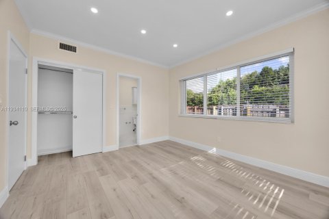 Снять в аренду виллу или дом в Саут-Майами, Флорида 3 спальни, 180.04м2, № 1993088 - фото 9