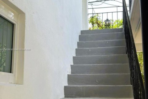 Apartment in Miami Beach, Florida 2 bedrooms, 69.68 sq.m. № 1840978 - photo 8