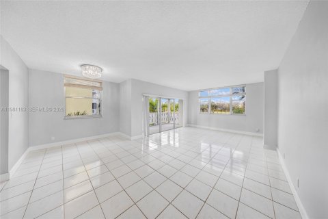 Купить кондоминиум в Холливуд, Флорида 2 спальни, 119.29м2, № 2049281 - фото 9