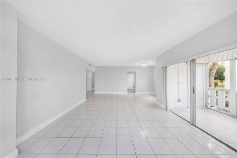 Купить кондоминиум в Холливуд, Флорида 2 спальни, 119.29м2, № 2049281 - фото 2