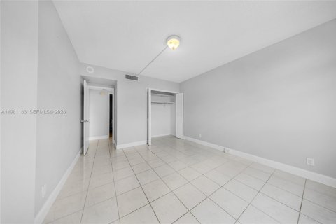 Купить кондоминиум в Холливуд, Флорида 2 спальни, 119.29м2, № 2049281 - фото 29