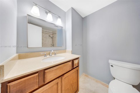 Купить кондоминиум в Холливуд, Флорида 2 спальни, 119.29м2, № 2049281 - фото 26