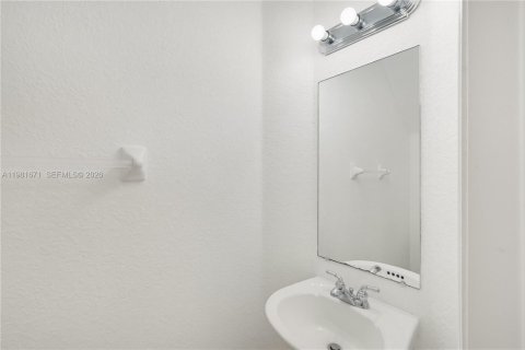 Touwnhouse à vendre à Pembroke Pines, Floride: 3 chambres, 147.16 m2 № 2087632 - photo 20