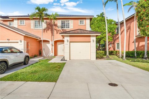 Touwnhouse à vendre à Pembroke Pines, Floride: 3 chambres, 147.16 m2 № 2087632 - photo 2