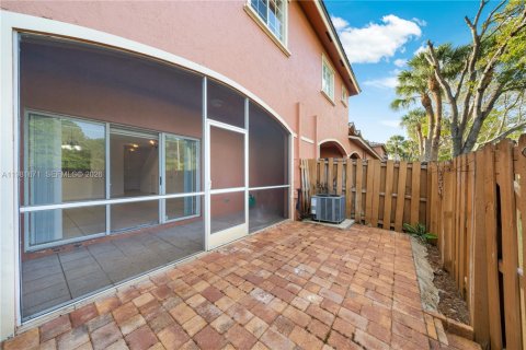 Touwnhouse à vendre à Pembroke Pines, Floride: 3 chambres, 147.16 m2 № 2087632 - photo 24