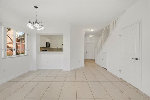 Touwnhouse à vendre à Pembroke Pines, Floride: 3 chambres, 147.16 m2 № 2087632 - photo 19