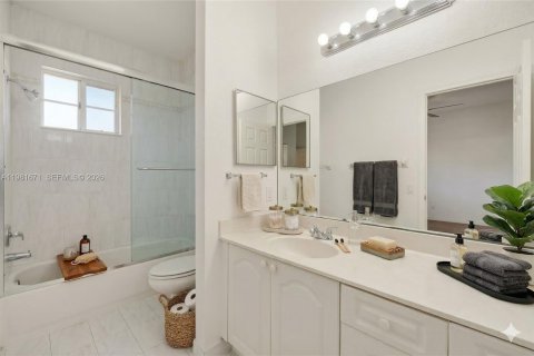 Touwnhouse à vendre à Pembroke Pines, Floride: 3 chambres, 147.16 m2 № 2087632 - photo 8