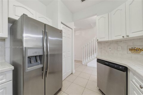Touwnhouse à vendre à Pembroke Pines, Floride: 3 chambres, 147.16 m2 № 2087632 - photo 16