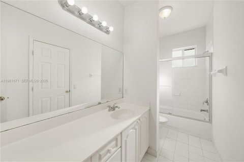 Touwnhouse à vendre à Pembroke Pines, Floride: 3 chambres, 147.16 m2 № 2087632 - photo 30