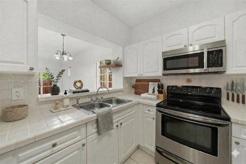 Touwnhouse à vendre à Pembroke Pines, Floride: 3 chambres, 147.16 m2 № 2087632 - photo 6