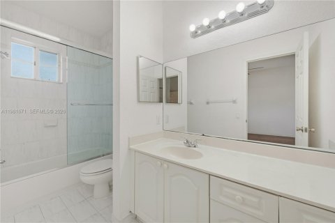 Touwnhouse à vendre à Pembroke Pines, Floride: 3 chambres, 147.16 m2 № 2087632 - photo 27