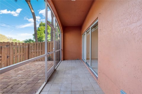 Touwnhouse à vendre à Pembroke Pines, Floride: 3 chambres, 147.16 m2 № 2087632 - photo 23