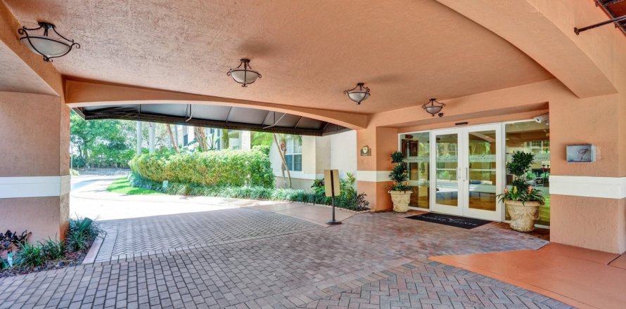 Condominio en West Palm Beach, Florida, 2 dormitorios № 1161922