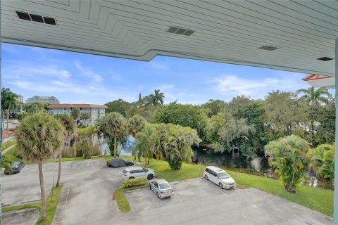 Condo in Plantation, Florida, 2 bedrooms № 2152816 - photo 11