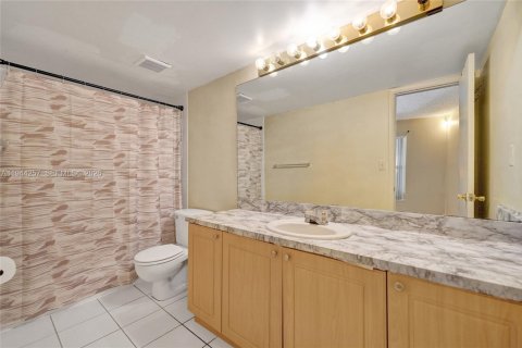Condo in Plantation, Florida, 2 bedrooms № 2152816 - photo 4